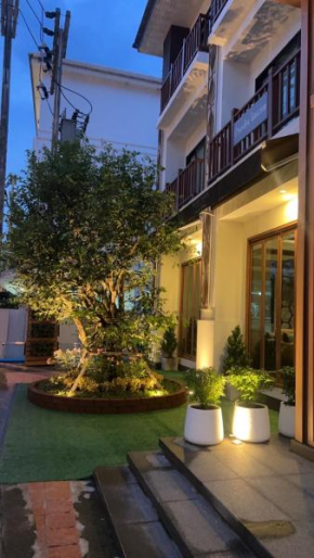 Baannalin Hometel บ้านนลิน โฮมเทล